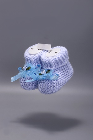 ТРИКОТАЖНАЯ ОБУВЬ С ЦВЕТОЧНЫМИ РУКАМИ