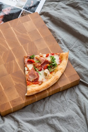 Торцевая разделочная доска из ясеня, размер 30х40х4 см.