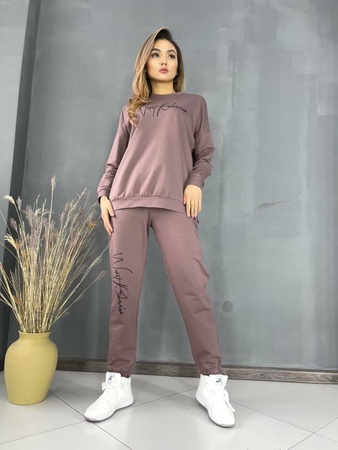 МОДНЫЕ ЖЕНСКИЕ СПОРТИВКИ