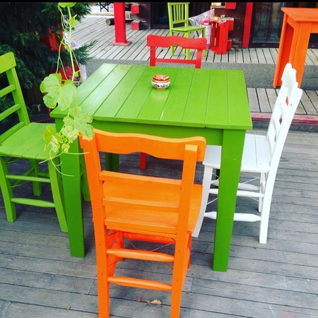 rustik country style table and chairs/ folding plywood chairs