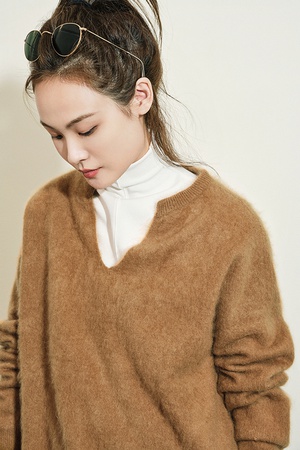 Kaşmir kazak, ağır kaşmir kazak sonbahar kış kadınlarını kucaklamaktan daha sıcaktır