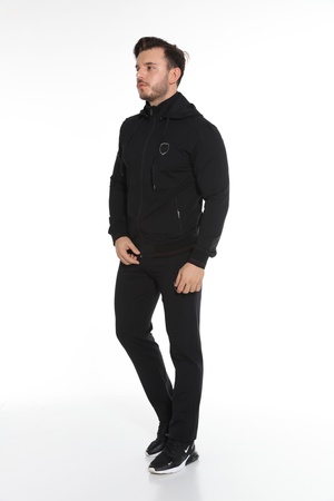 МУЖСКОЙ СПОРТИВНЫЙ КОСТЮМ