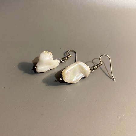 Seramik kafataslı doğal inci küpeler