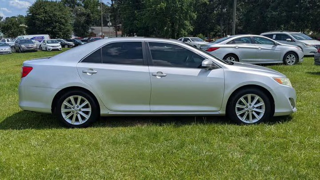 2012 Toyota Camry XLE Car