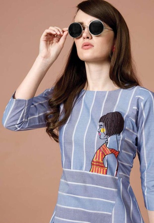 Kadın elbiseleri ve kurtiler