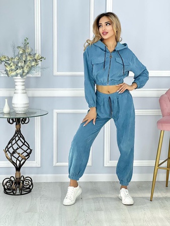 Kadınlar için spor kıyafetleri