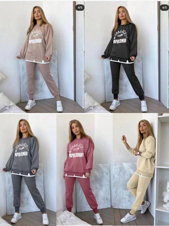 Kapüşonlular, spor çiftler, sweatshirtler, tişörtler, body gömlekleri
