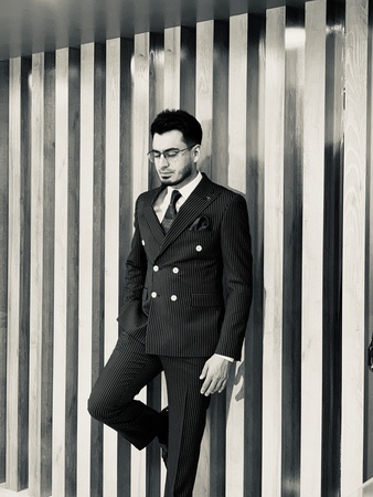 Men's suits of various styles, high quality