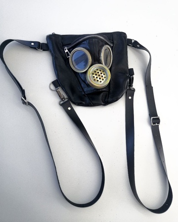 V_hayra markalı sırt çantası