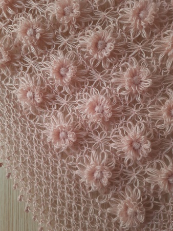 Шаль ручной вязки