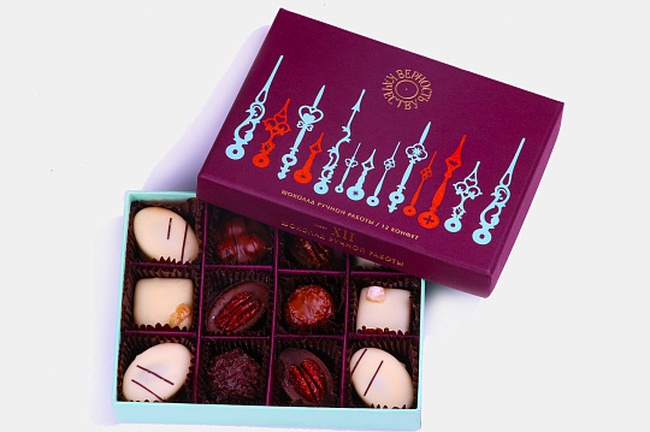 مجموعة من 12 قطعة حلوى