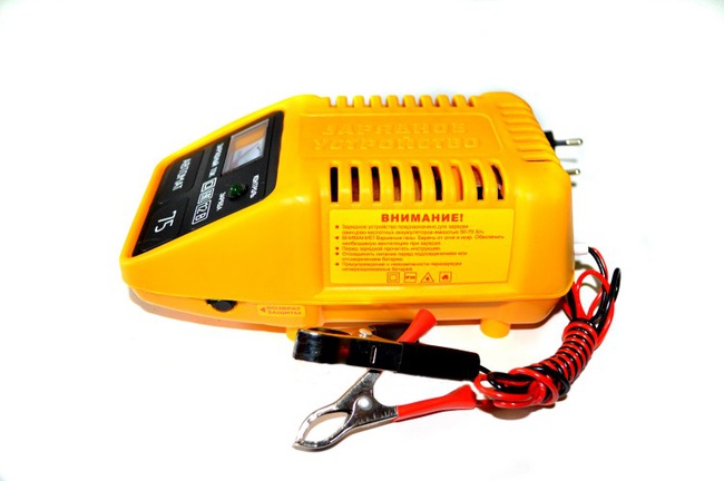 Устройство предназначено для зарядки свинцово-кислотных аккумуляторных батарей емкостью от 40 до 75 А/ч.