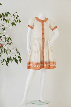 Платье на пуговицах для девочек