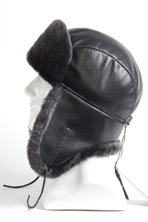 Ушанка из кожи с овчиной 170230