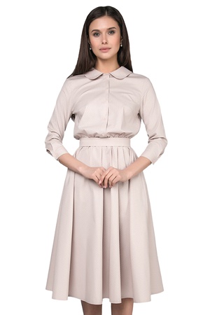 Платье с круглым отложным воротничком