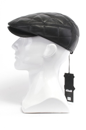 Кепка из кожи 010501