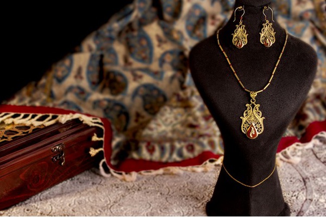 Гравированные украшения Агат