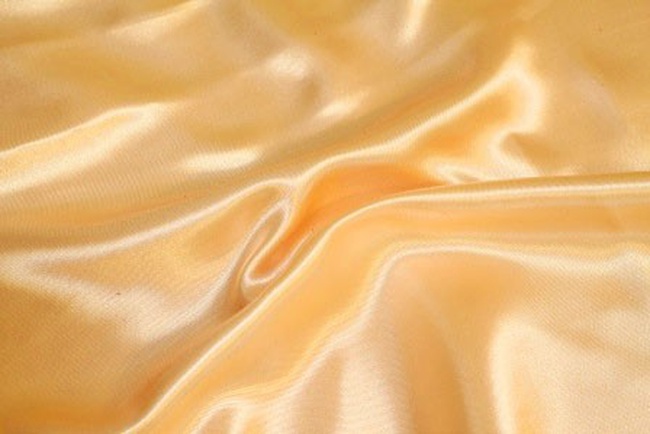 Атлас кремовый