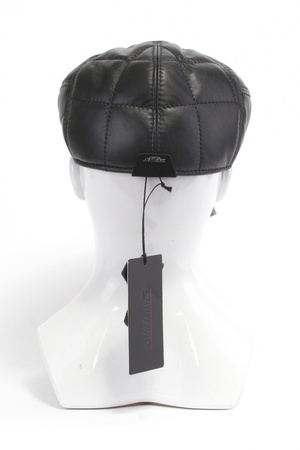 Кепка из кожи 010501