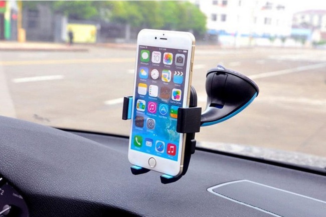 Держатель для телефона в автомобиль на присоске