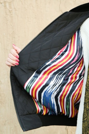 Стильные женские куртки ручной работы