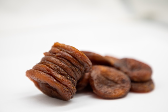 Özbek kuru meyve tedariği (kuru kayısı çikolatası)