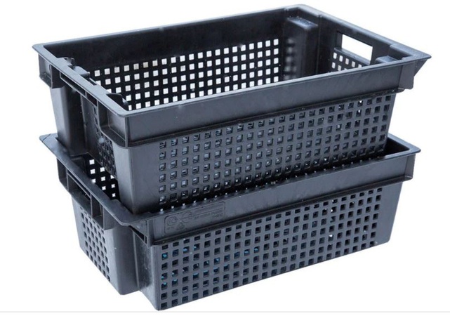 Пластиковый ящик