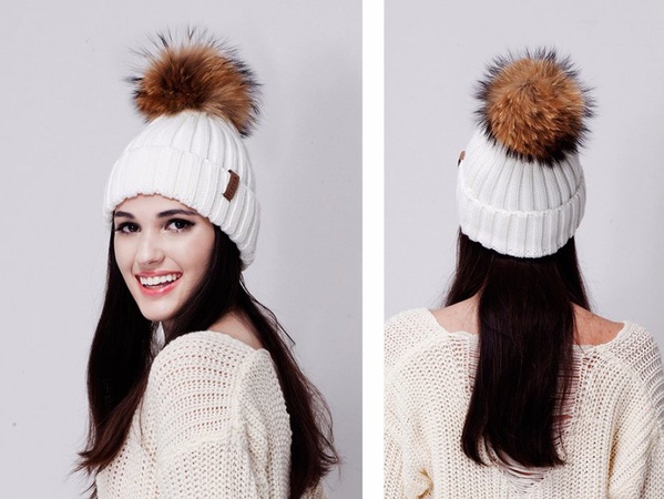 Шапка с помпоном