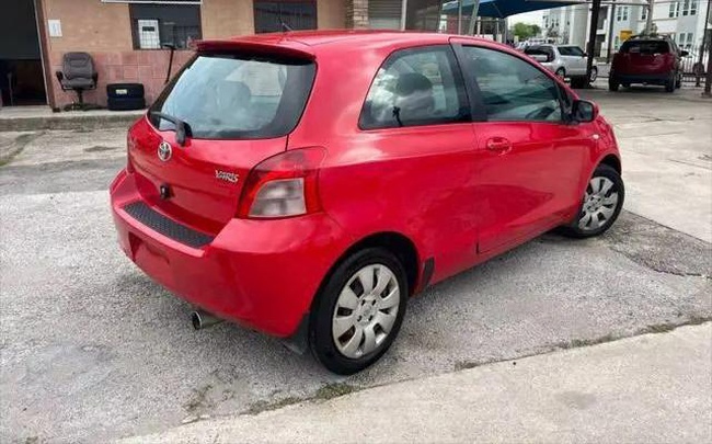 2007 Toyota Vitz Red color