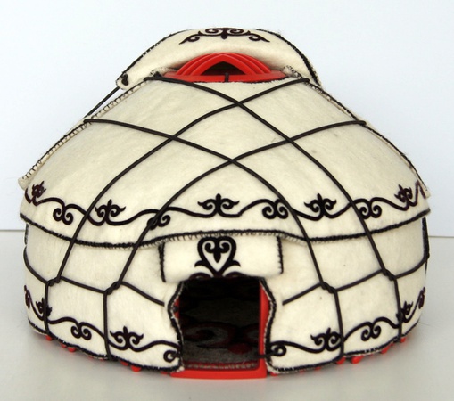 Doğal keçeden yurt yapıcı