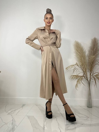 Платье с пуговицами