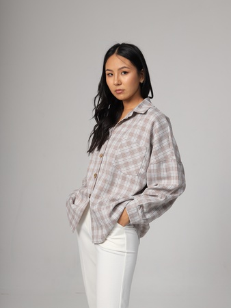 Рубашка в клетку (вискоза) и стильные брюки (двунитка).