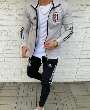 Костюм спортивный