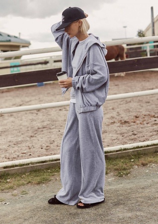 Женский спортивный костюм оверсайз из худи и брюк