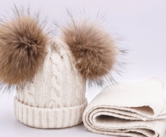 Детский комплект: шапка с двумя помпонами + шарф
