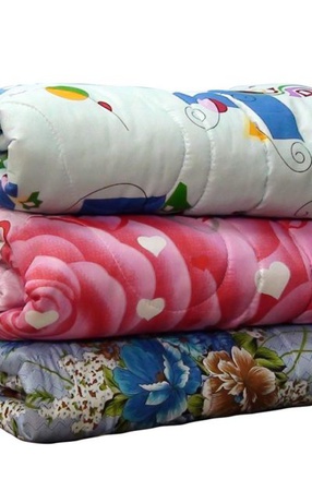 Yatak çarşafları, havlular, yastıklar, battaniyeler, yatak örtüleri, yatak takımları