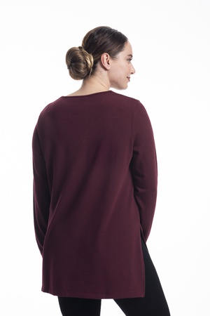 Блузка с v-образным вырезом