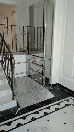 Lift for people with disabilities