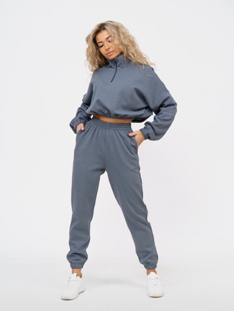 Женский спортивный костюм