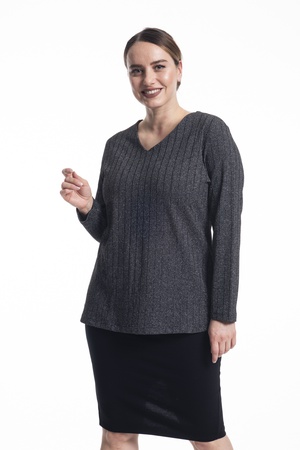 Блузка с v-образным вырезом