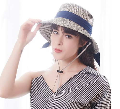 Женская шляпа с короткими полями