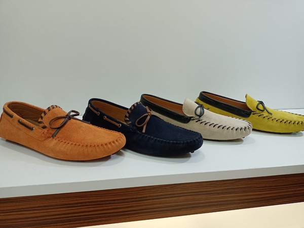 Men's shoes made of genuine leather