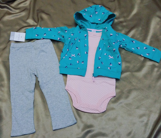 Üç parçalı set, rüzgarlık artı pantolon ve bodysuit