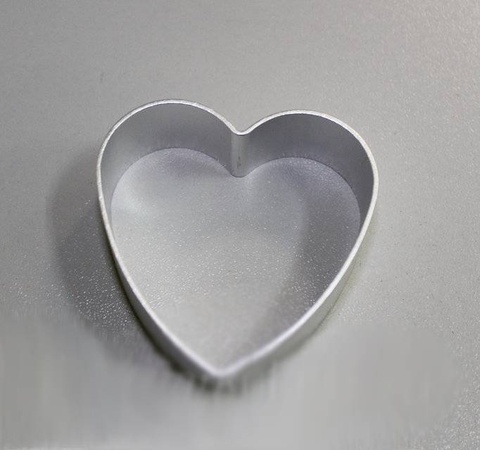 İçi boş &quot;Kalp&quot; 5,5x6 h = 3 cm.