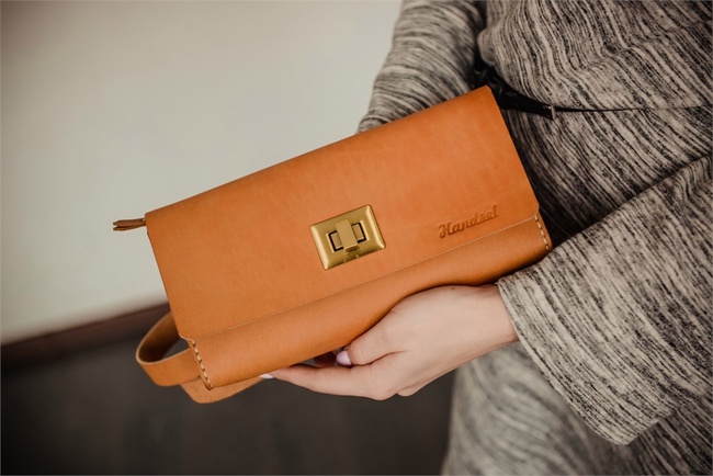 Сумочка - клатч