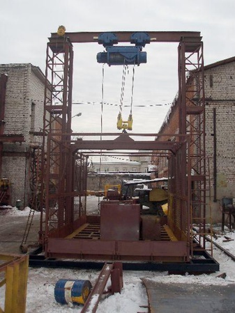 Двухмачтовый грузовой подъемник ПГД-1