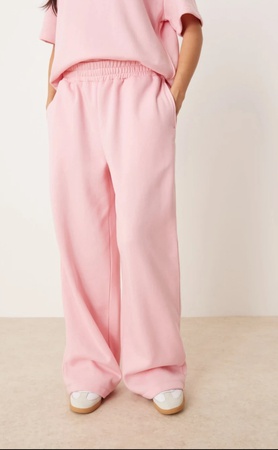 Женский спортивный костюм