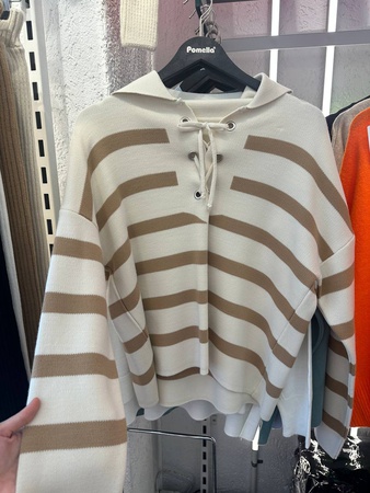 Женская кофта в полоску с завязками