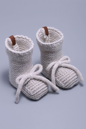 Hattuş Детские пинетки с горизонтальными звеньями на шнуровке