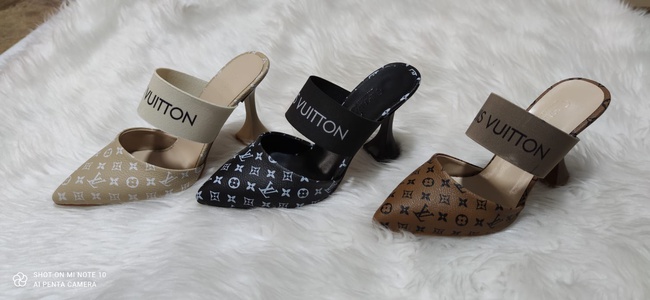 Женская обувь